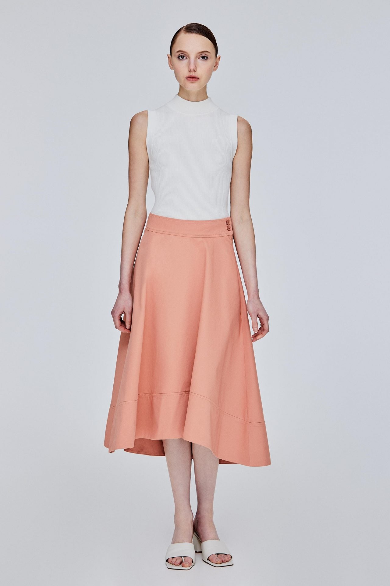 color:SALMON