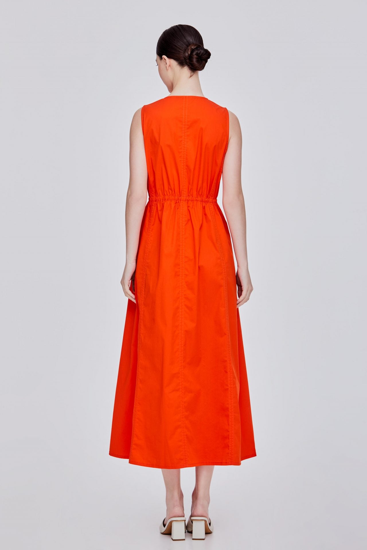 color:ORANGE