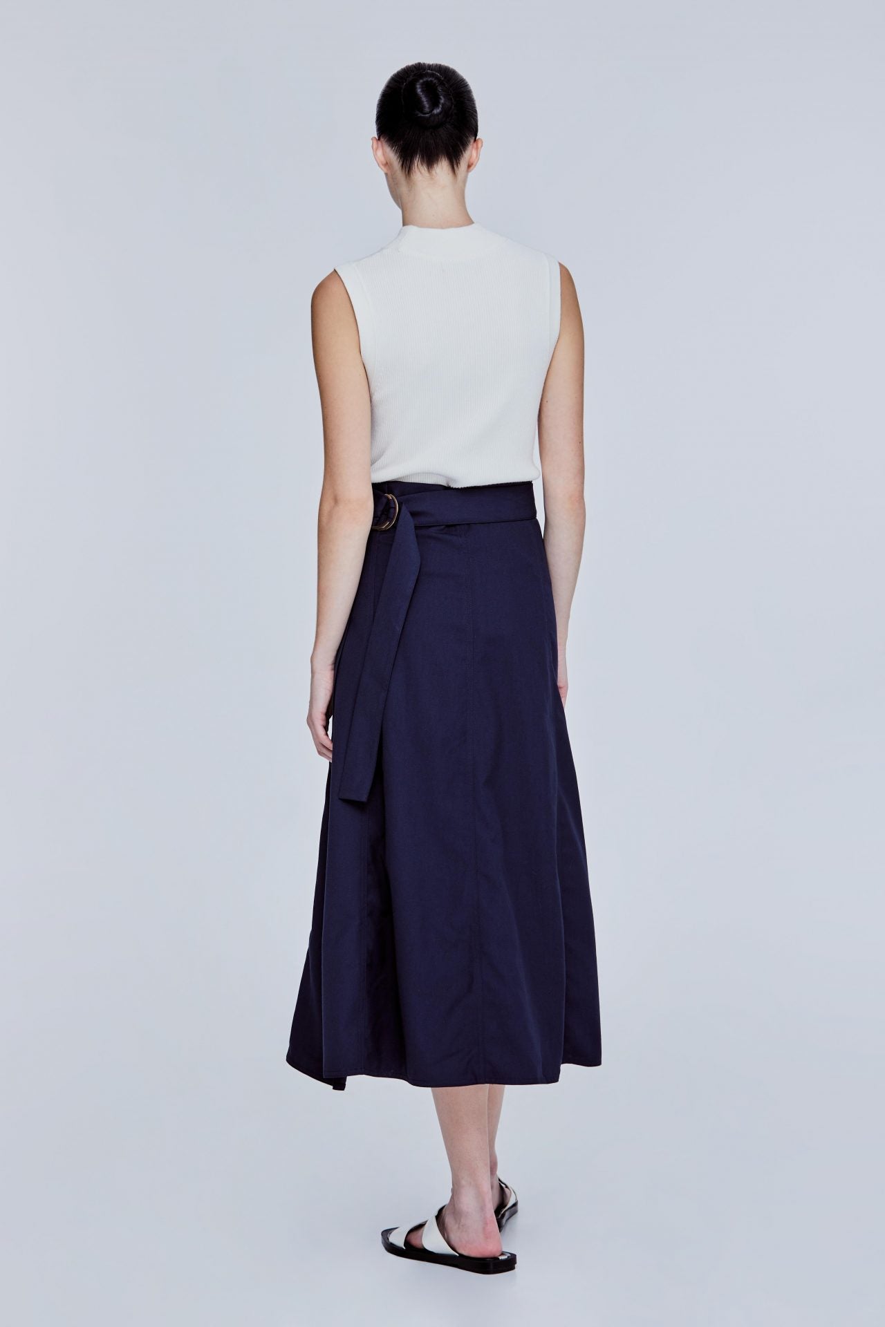 color:NAVY