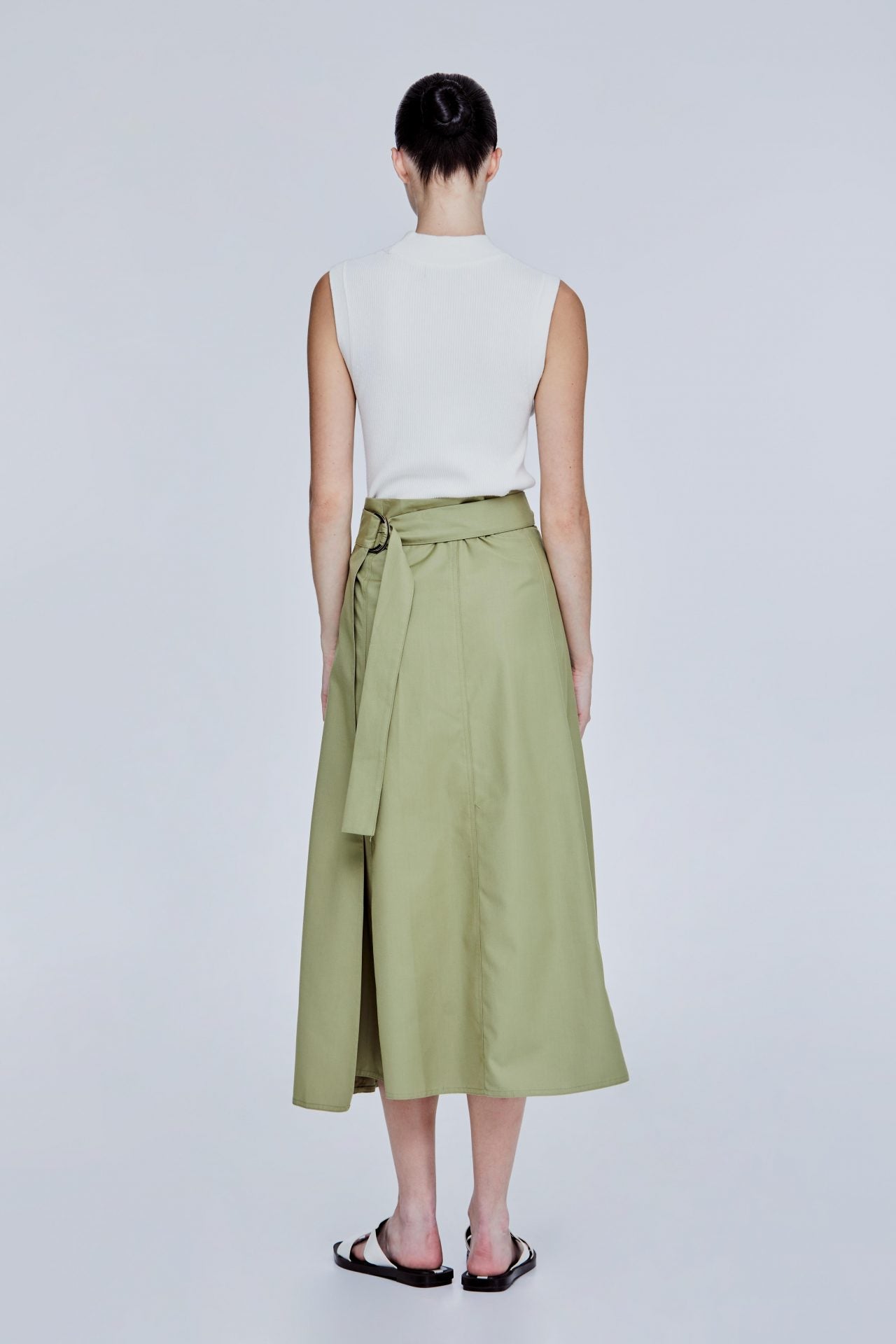 color:OLIVE