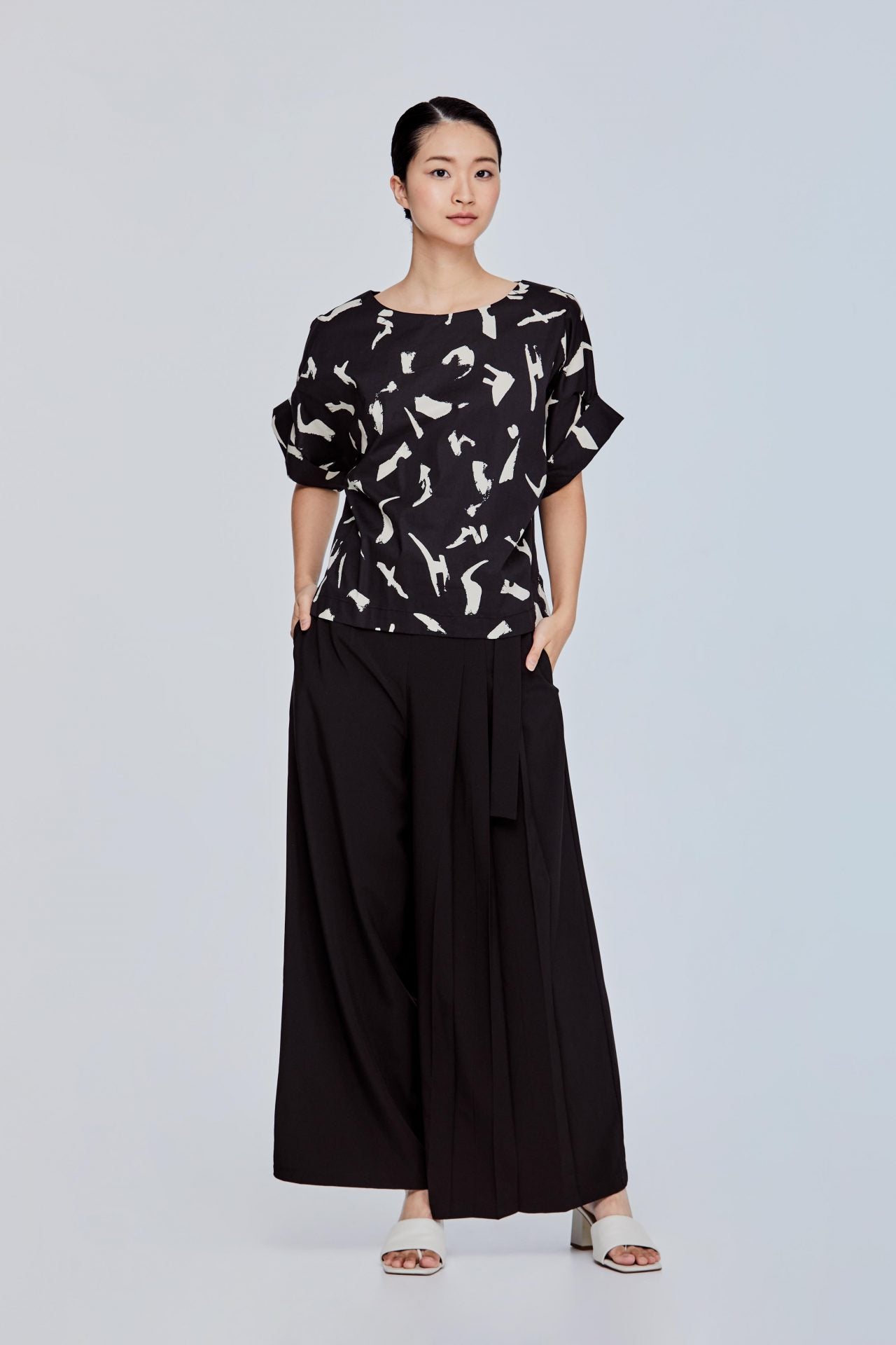 color:NOIR