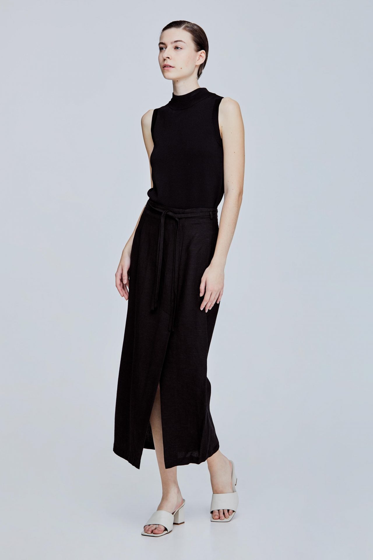 color:NOIR