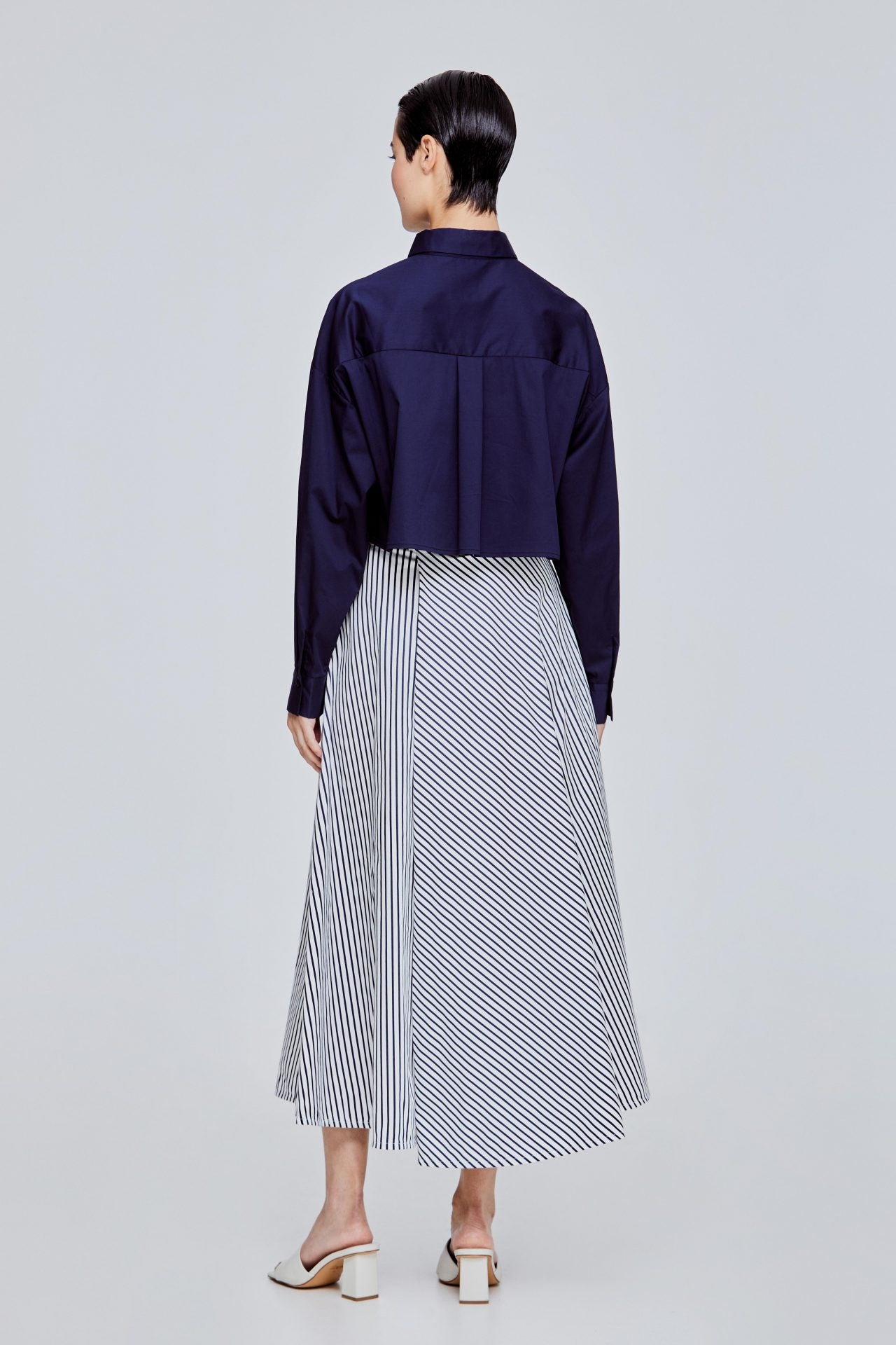 color:NAVY