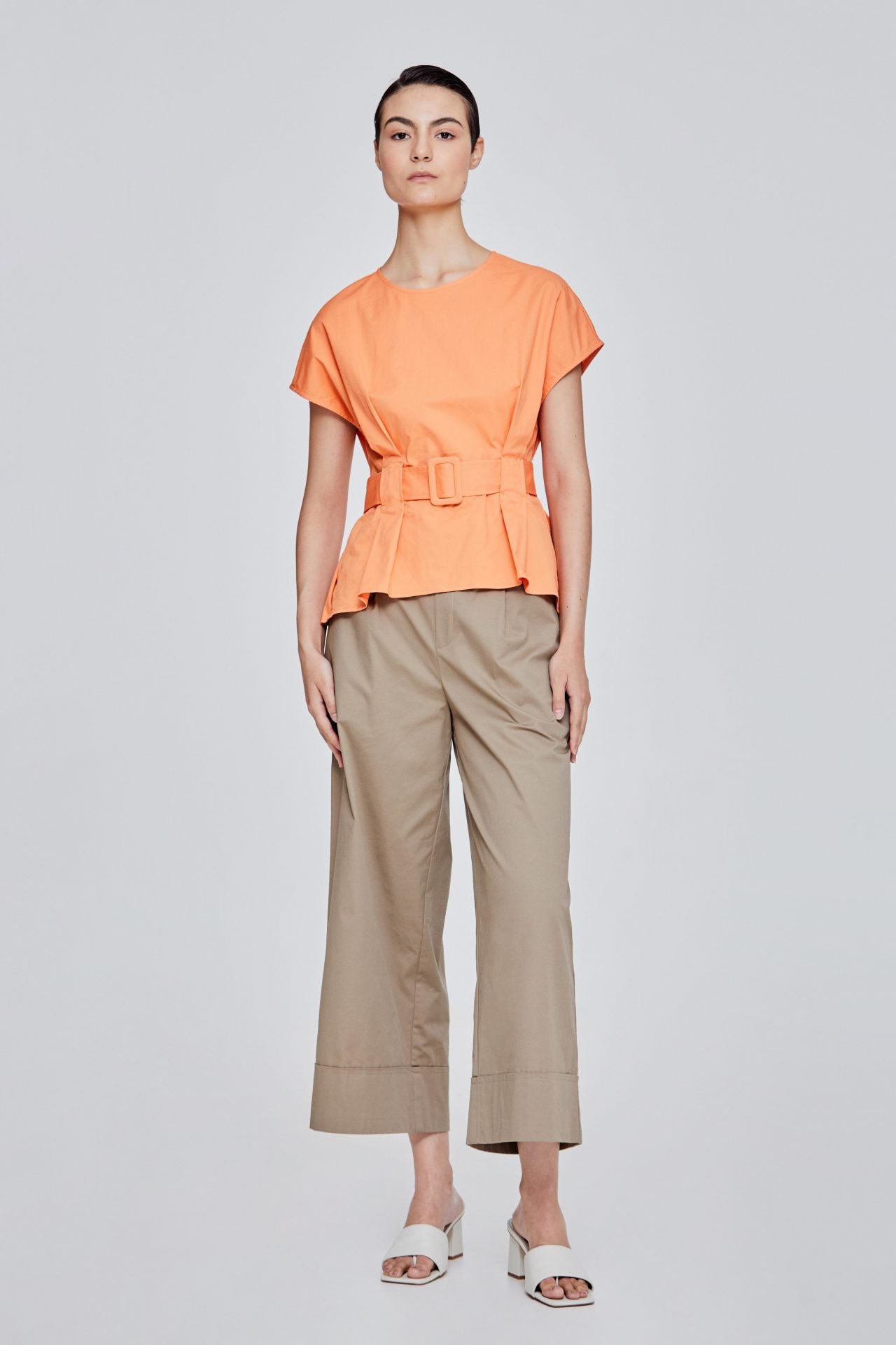 color:APRICOT