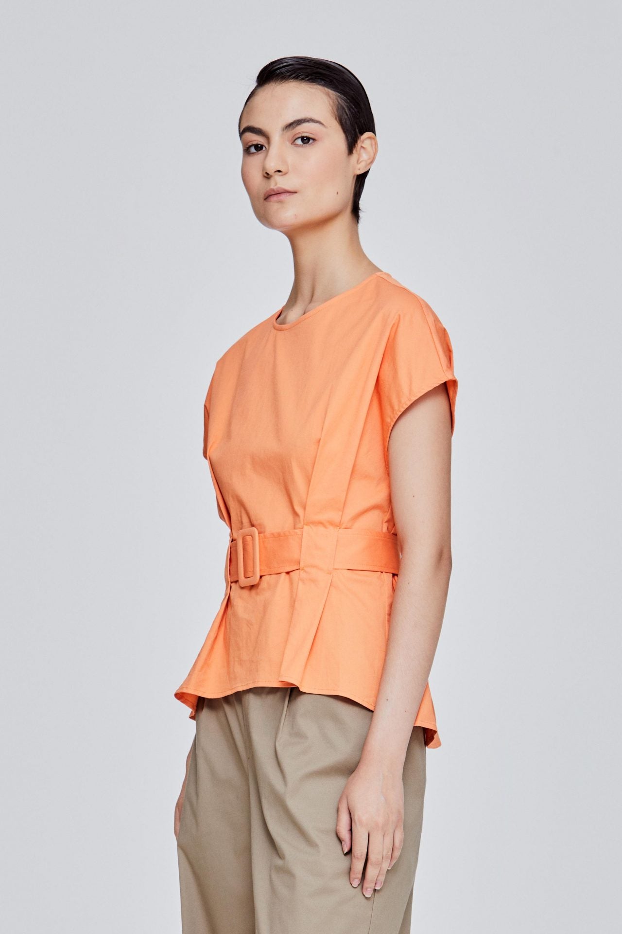 color:APRICOT