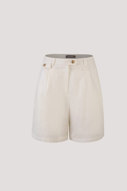color:BEIGE