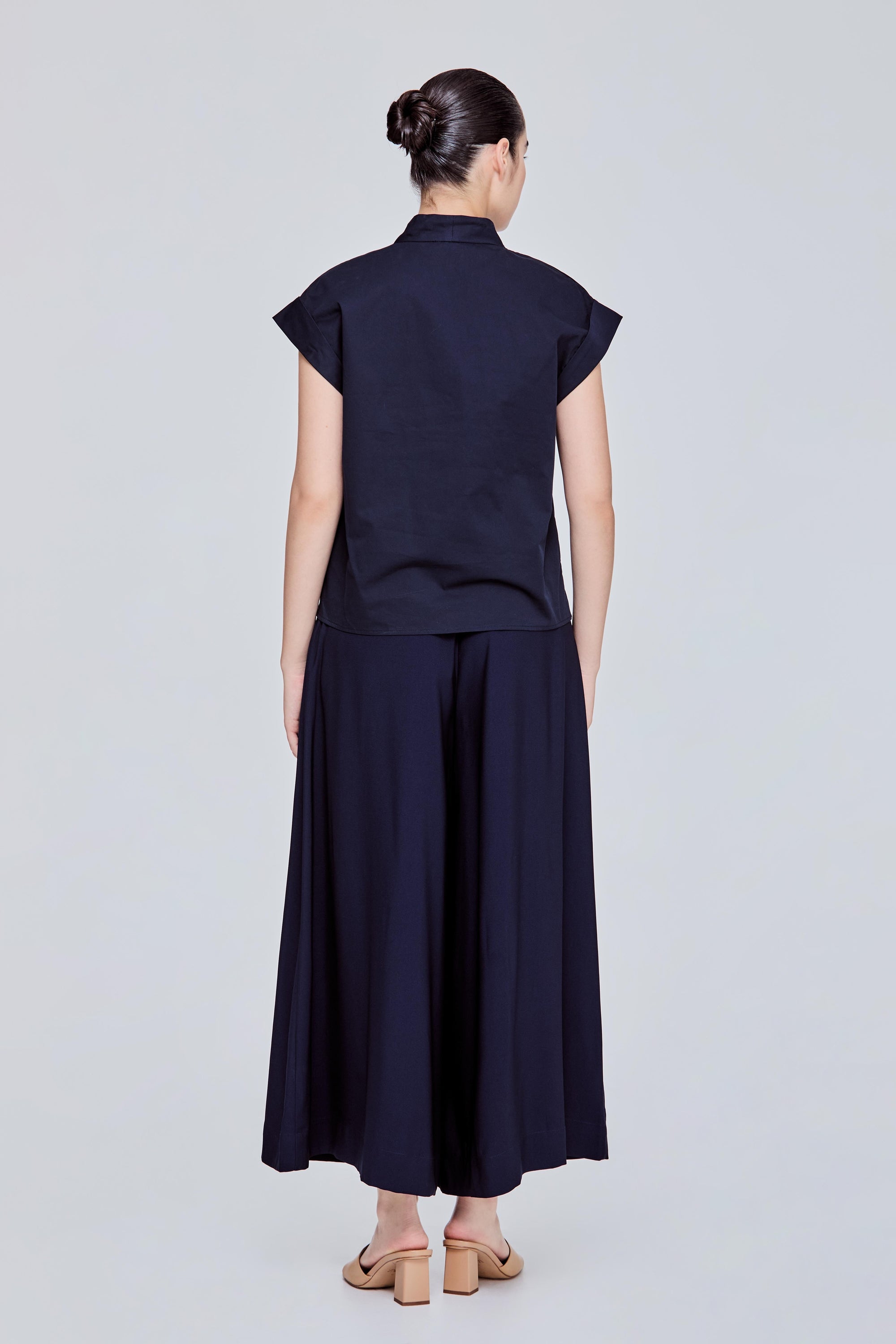 color:NAVY