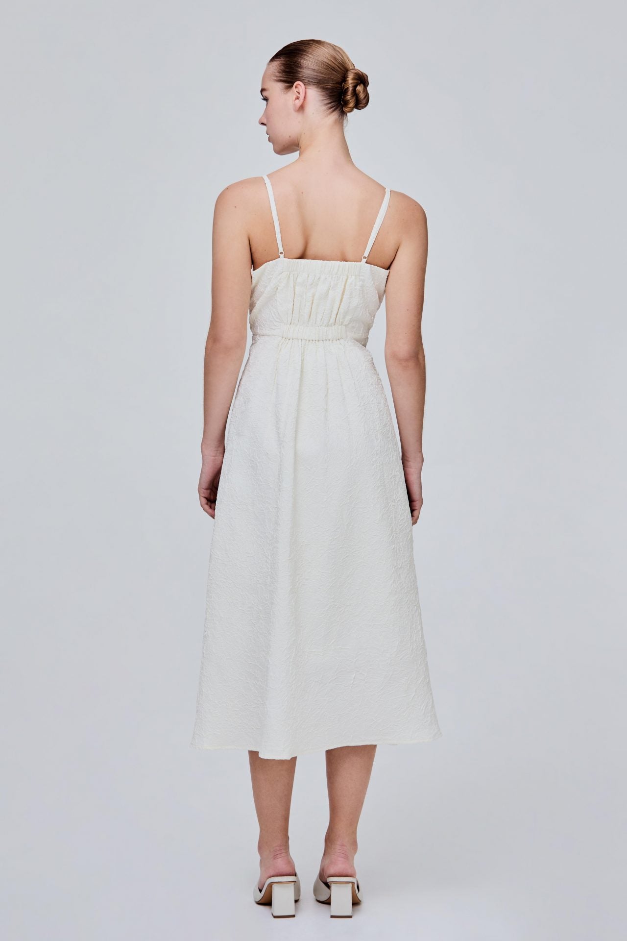 color:IVORY 3