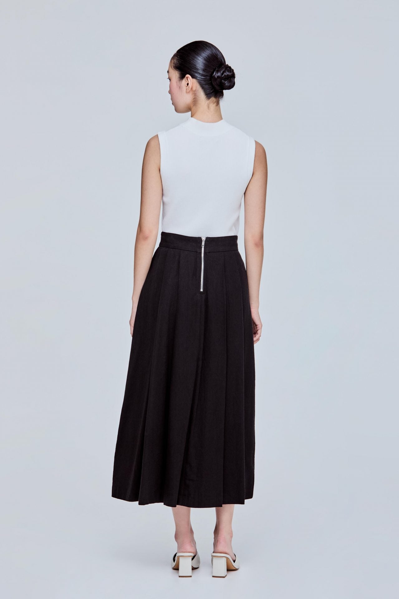 color:NOIR