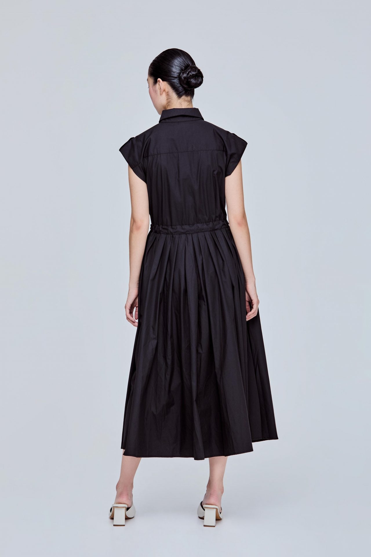 color:NOIR