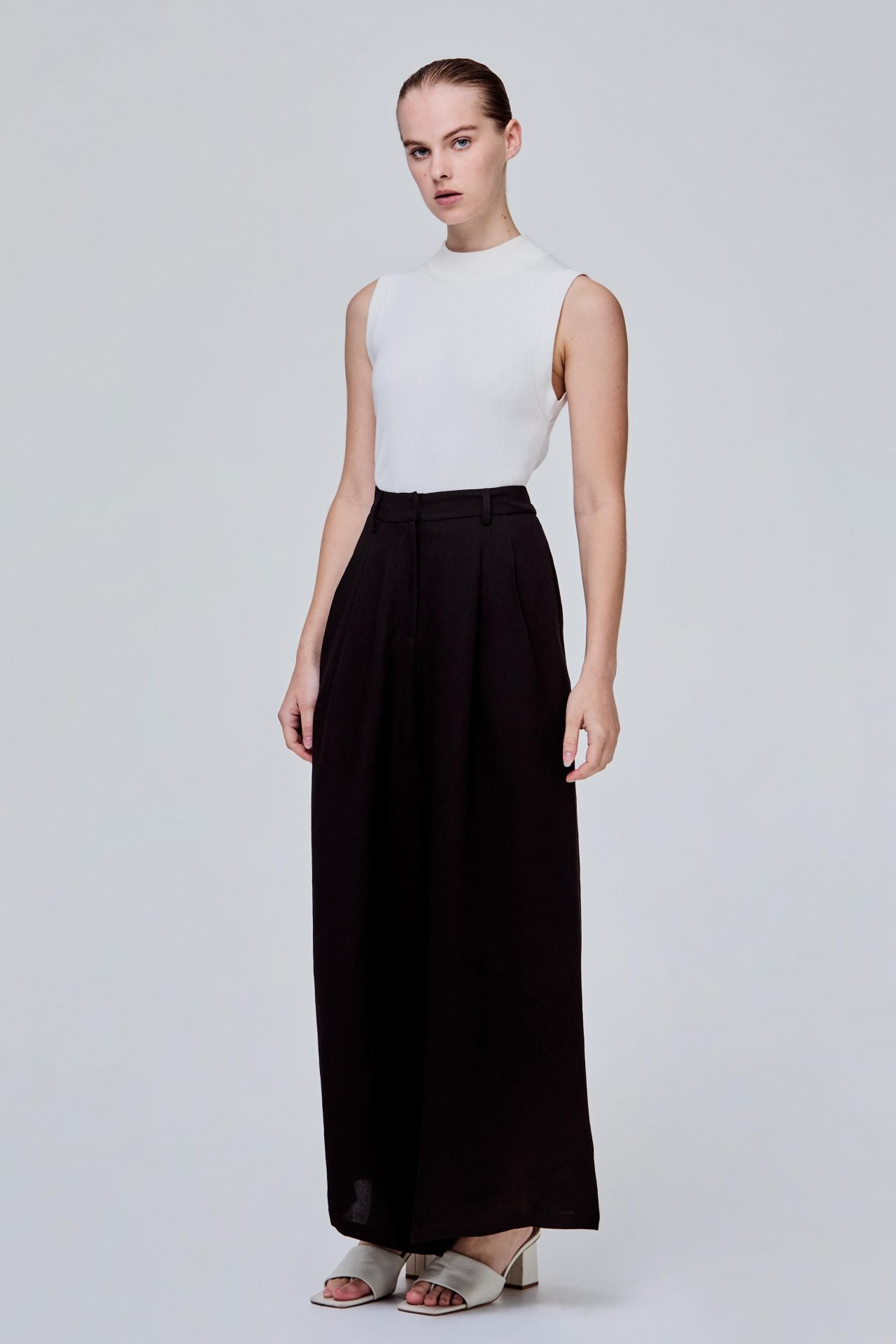color:NOIR