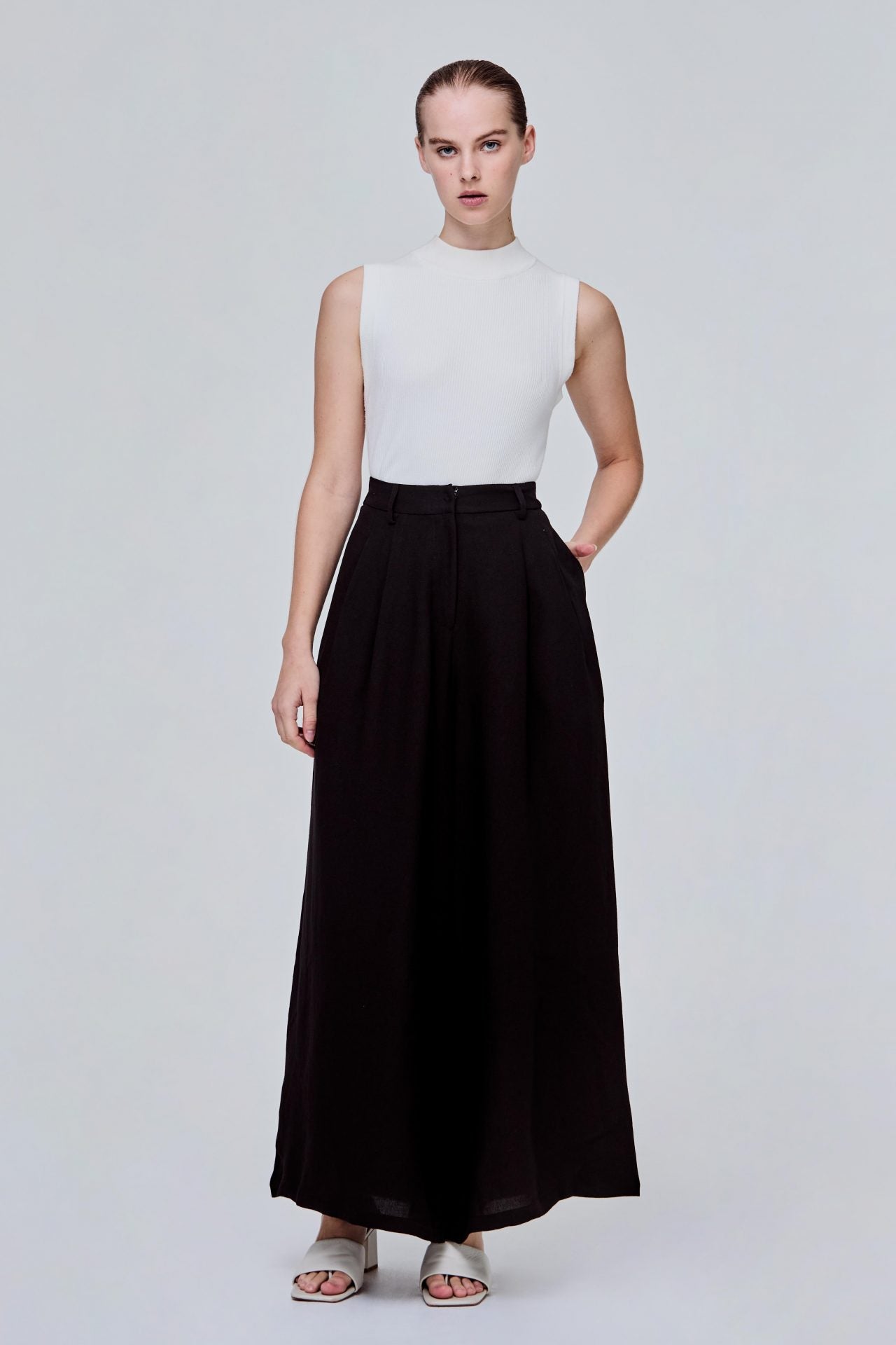color:NOIR