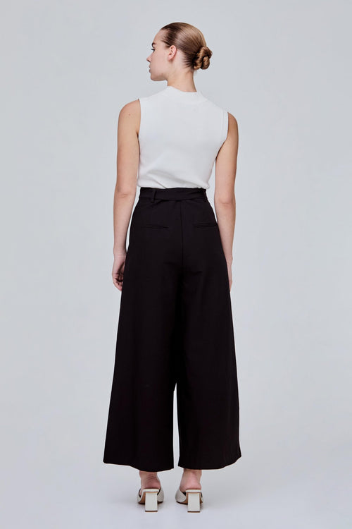 color:NOIR
