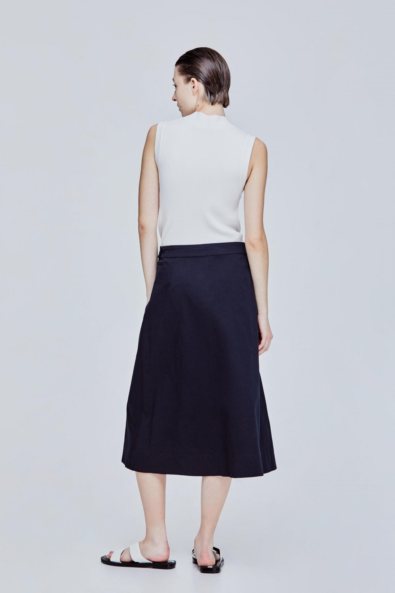 color:NAVY