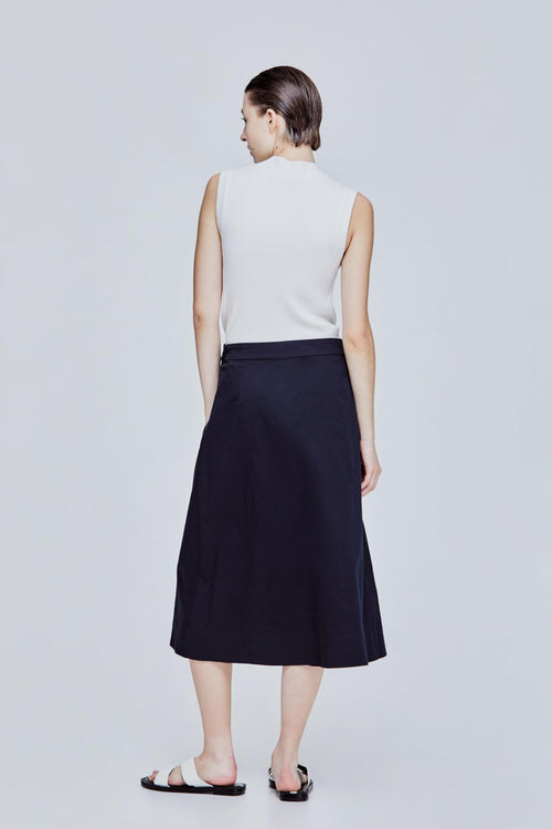color:NAVY