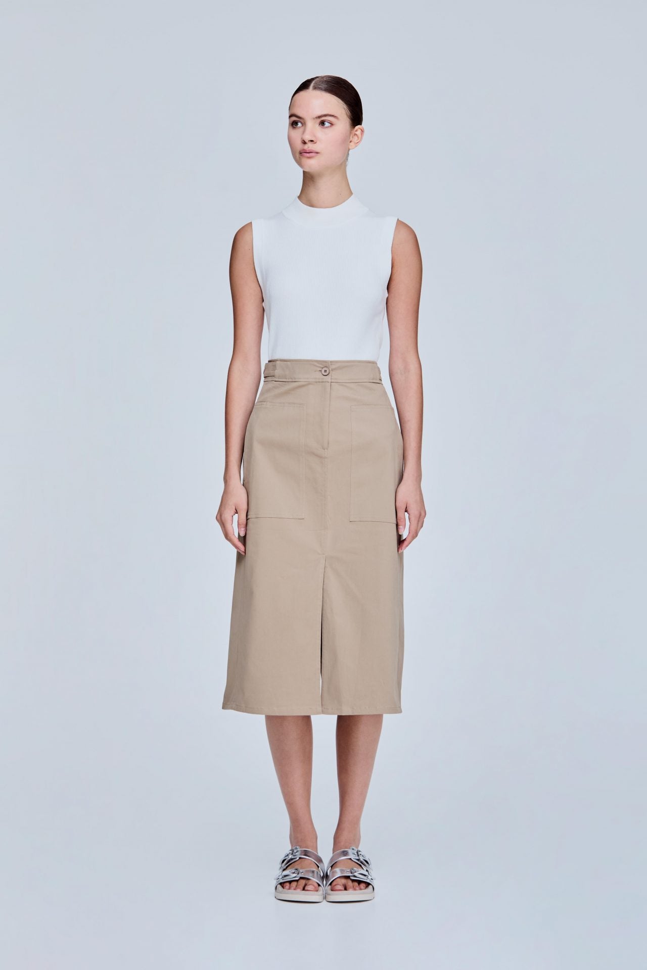 color:KHAKI
