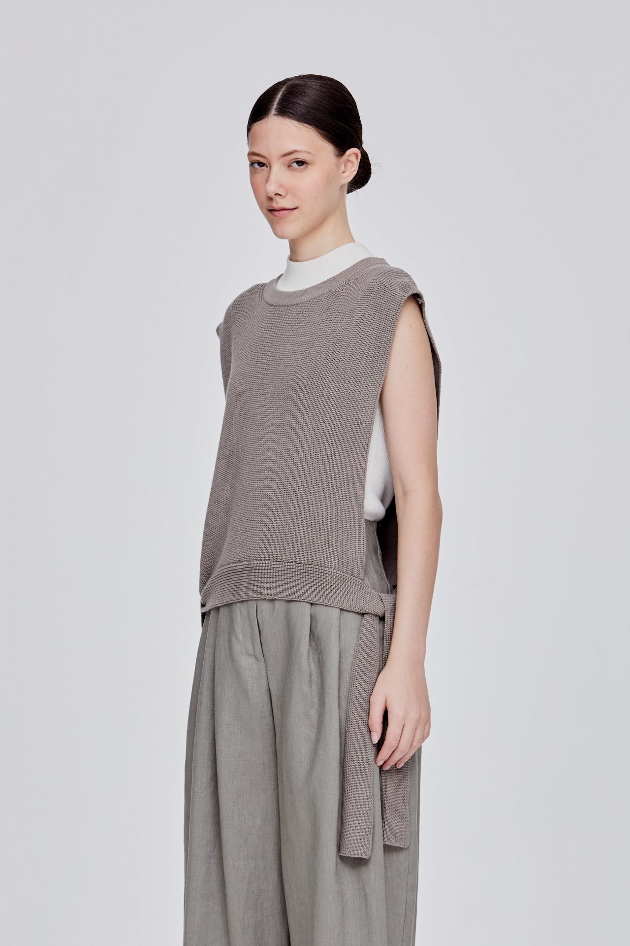 color:GREY