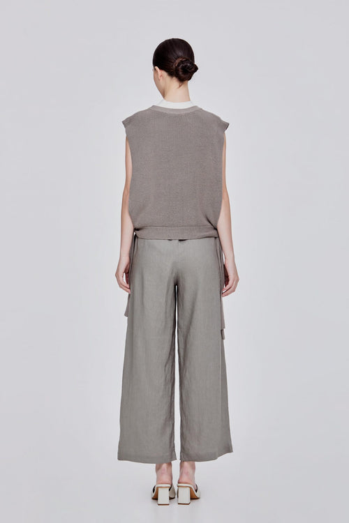 color:GREY