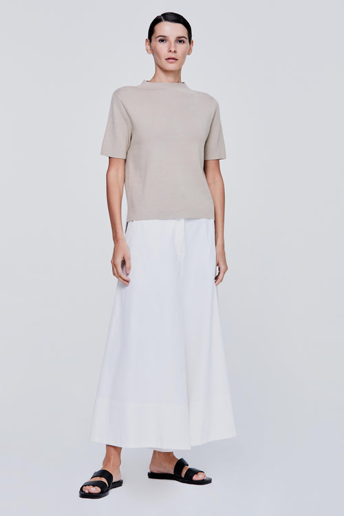 color:BEIGE