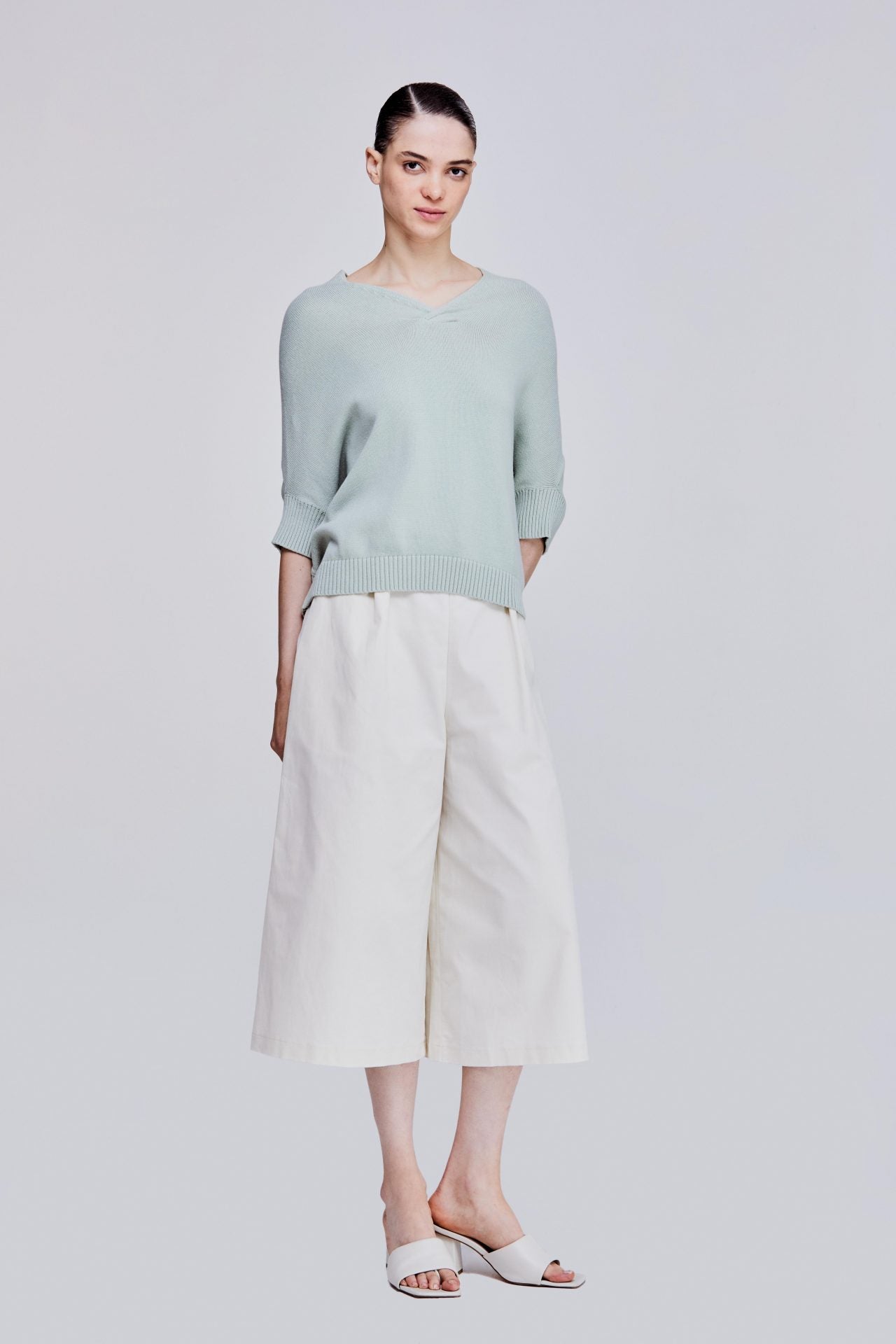 color:MINT
