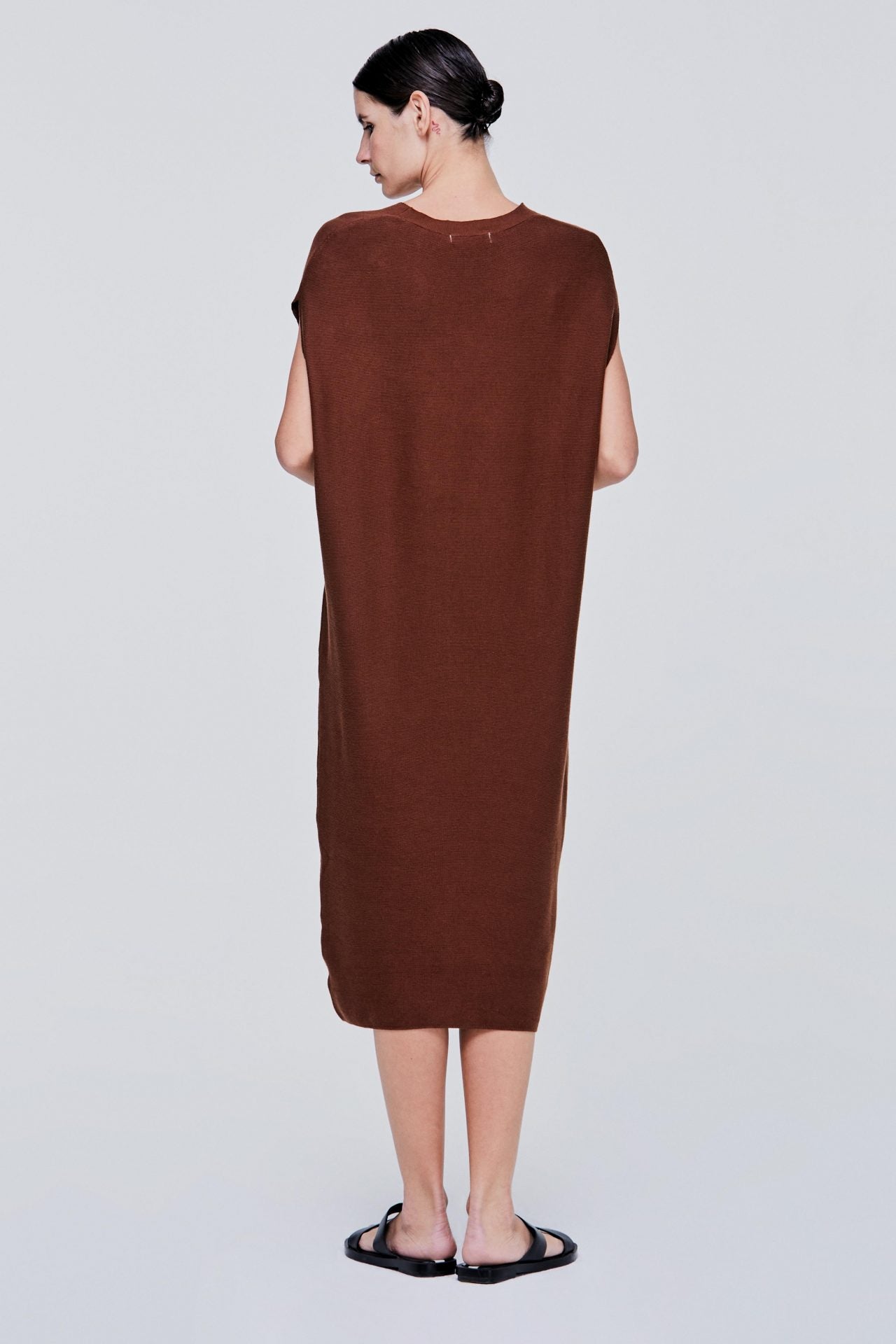 color:BROWN
