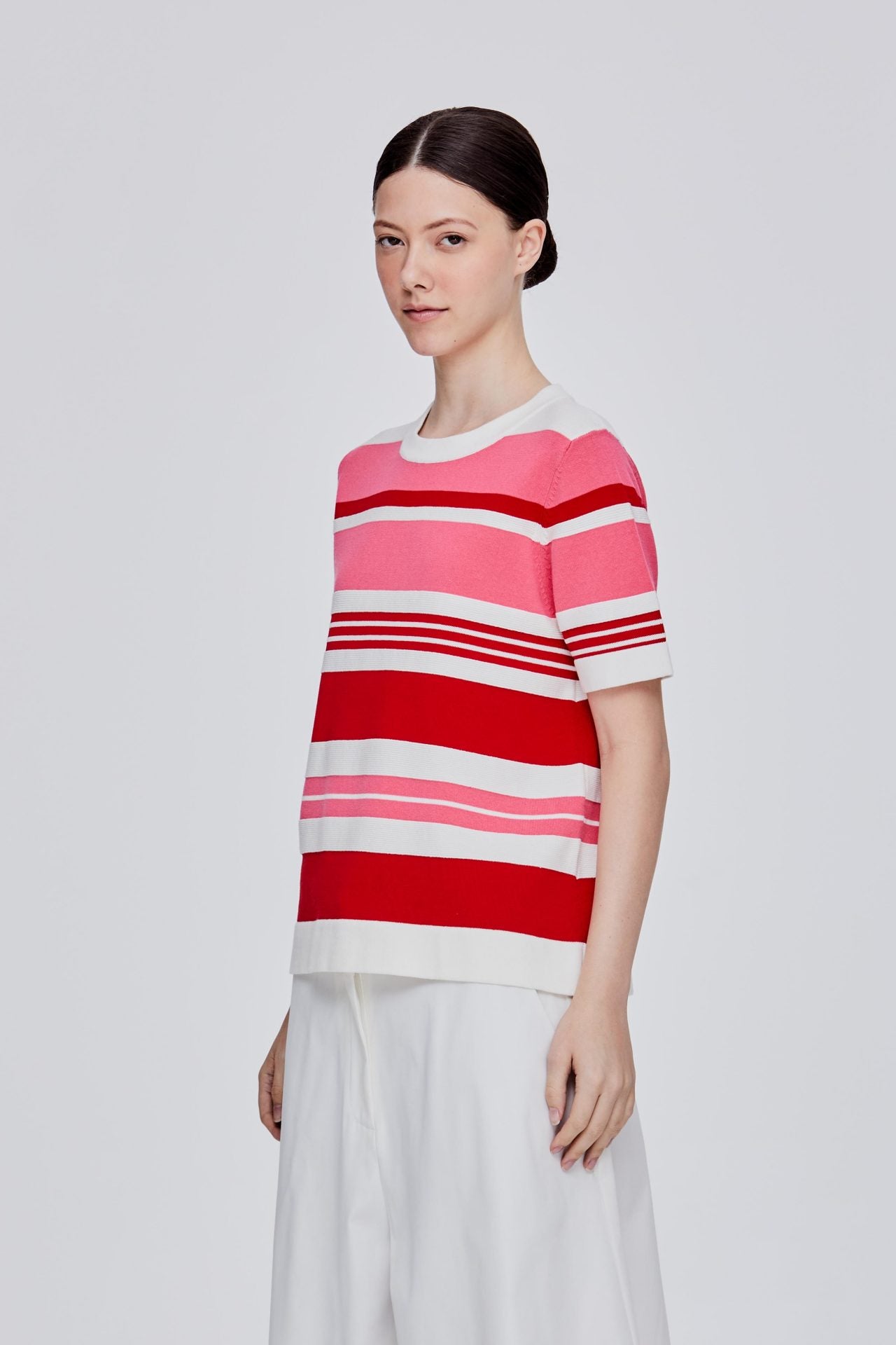 color:PINK