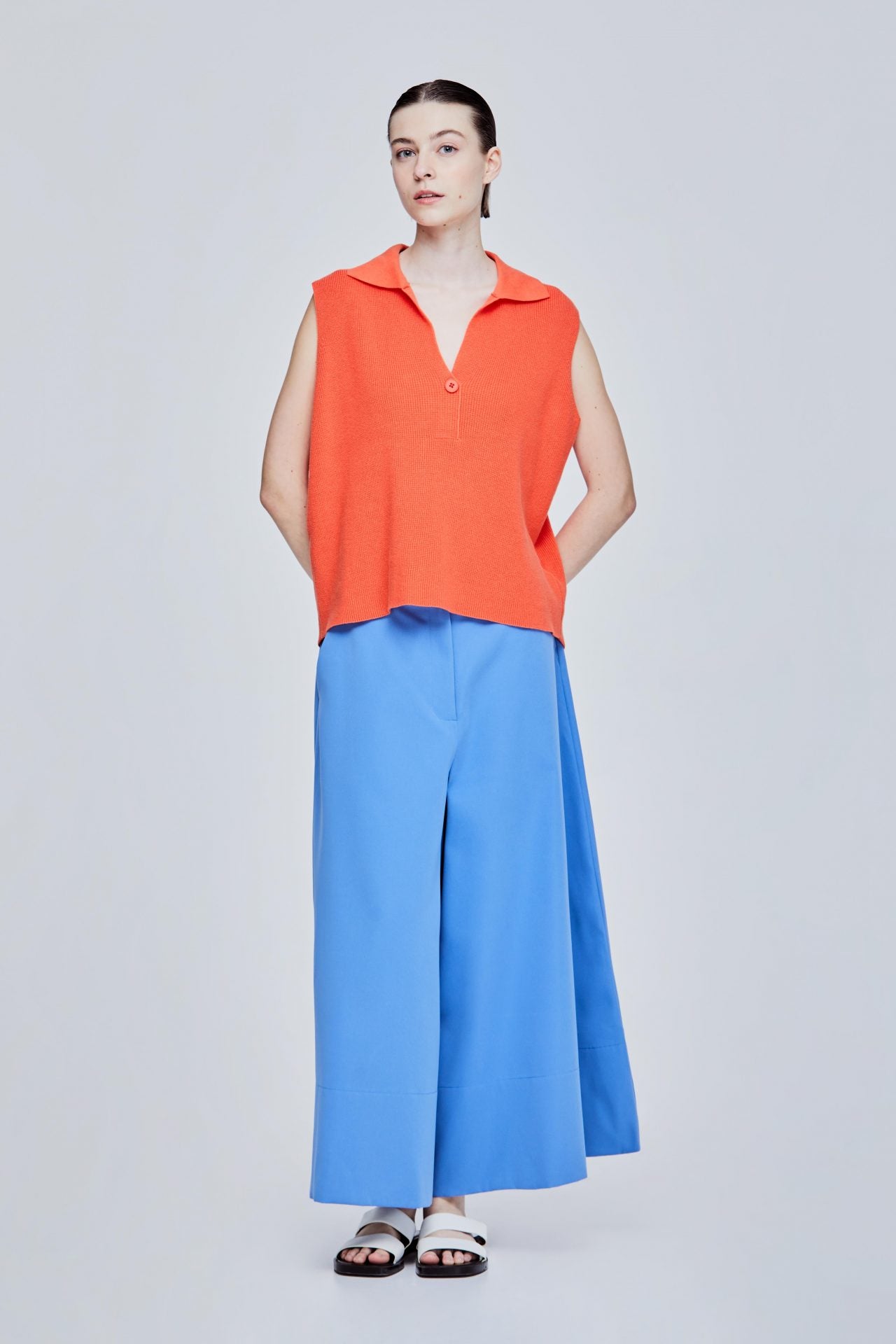 color:ORANGE