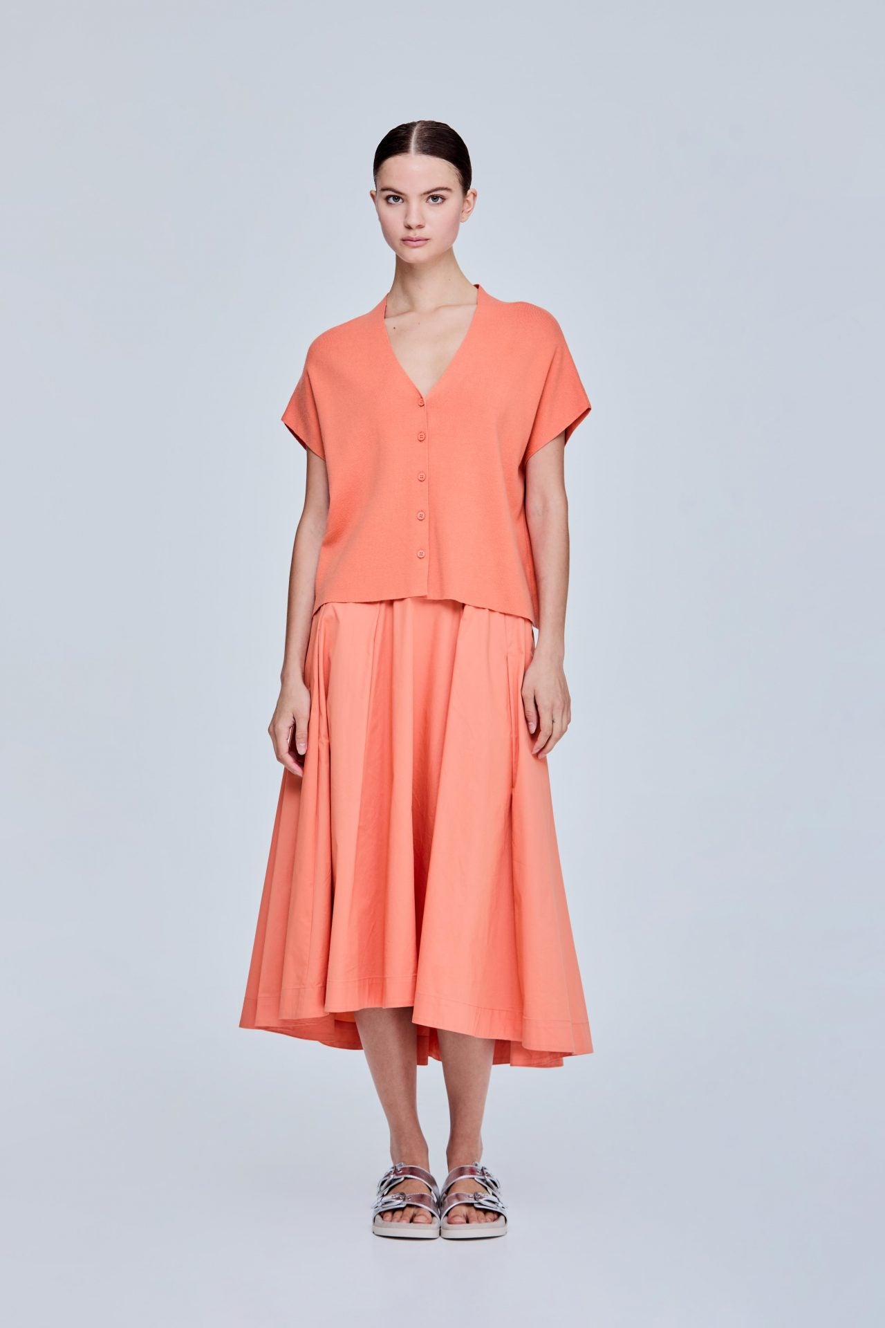 color:ORANGE