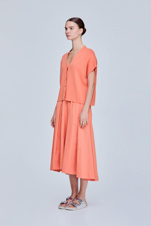 color:ORANGE