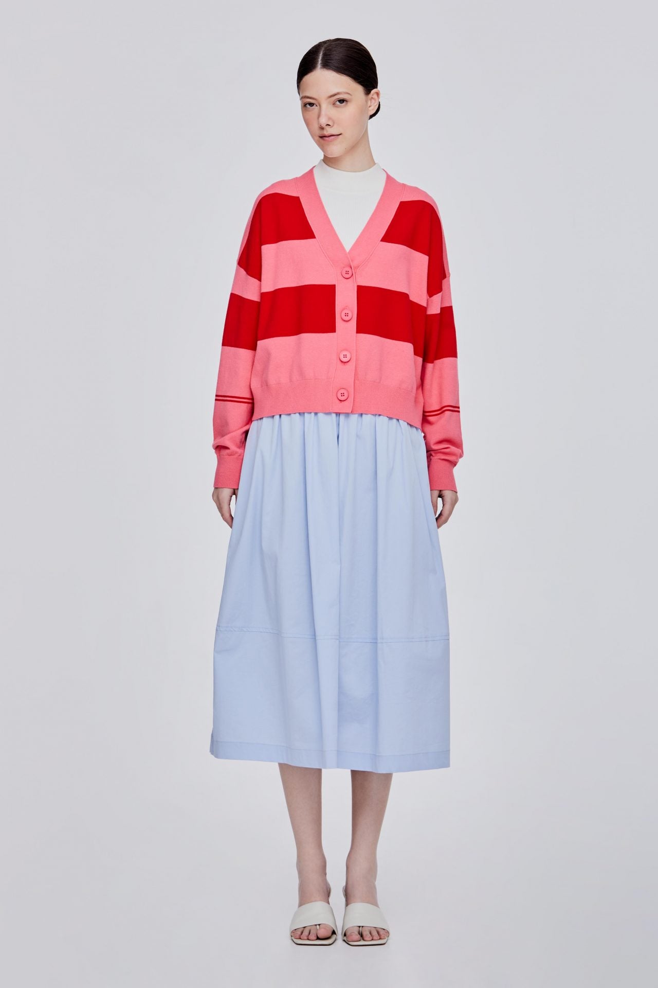 color:PINK