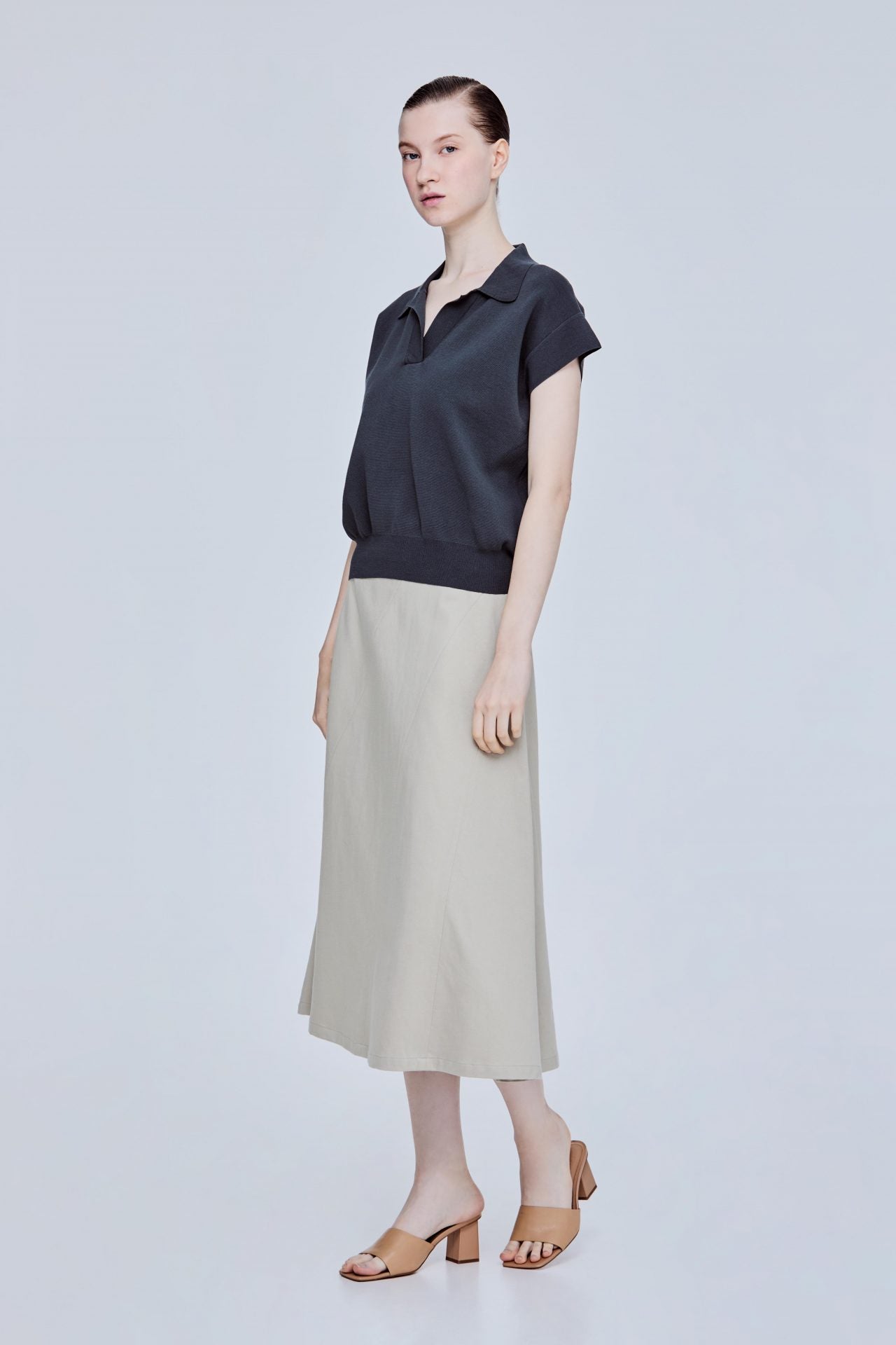 color:DARK GREY