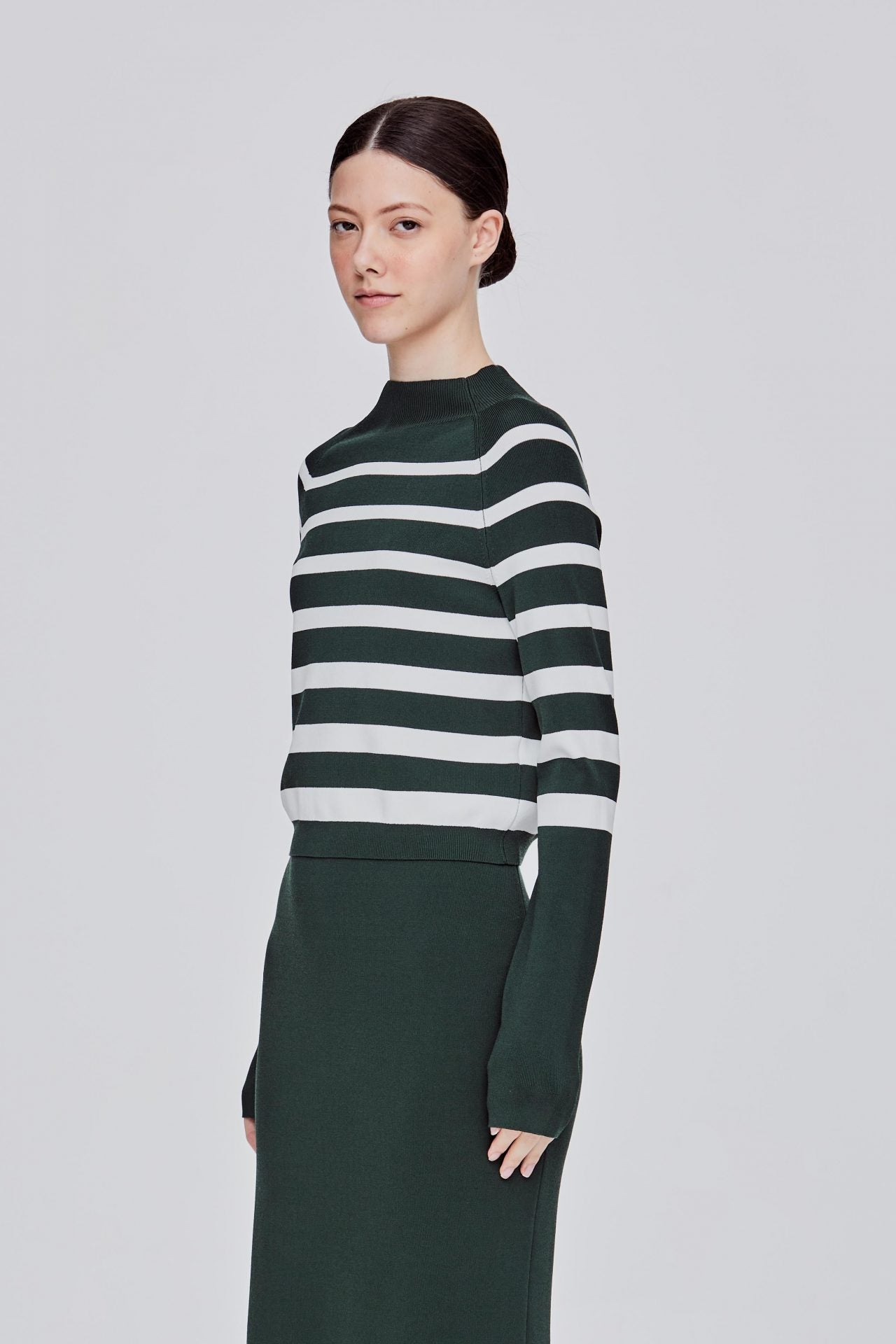 color:KHAKI GREEN