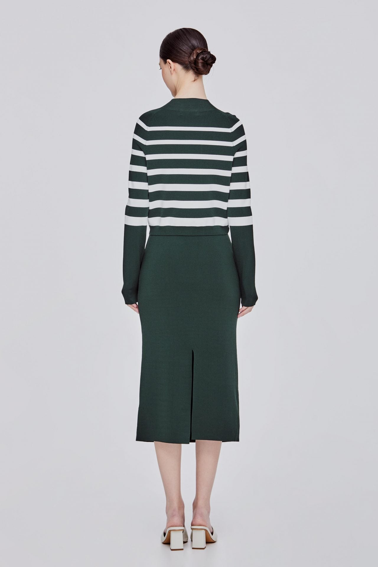 color:KHAKI GREEN