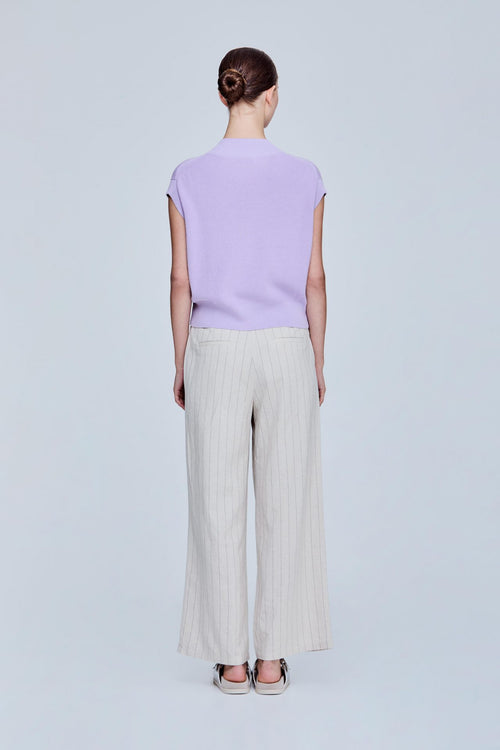 color:LAVENDER