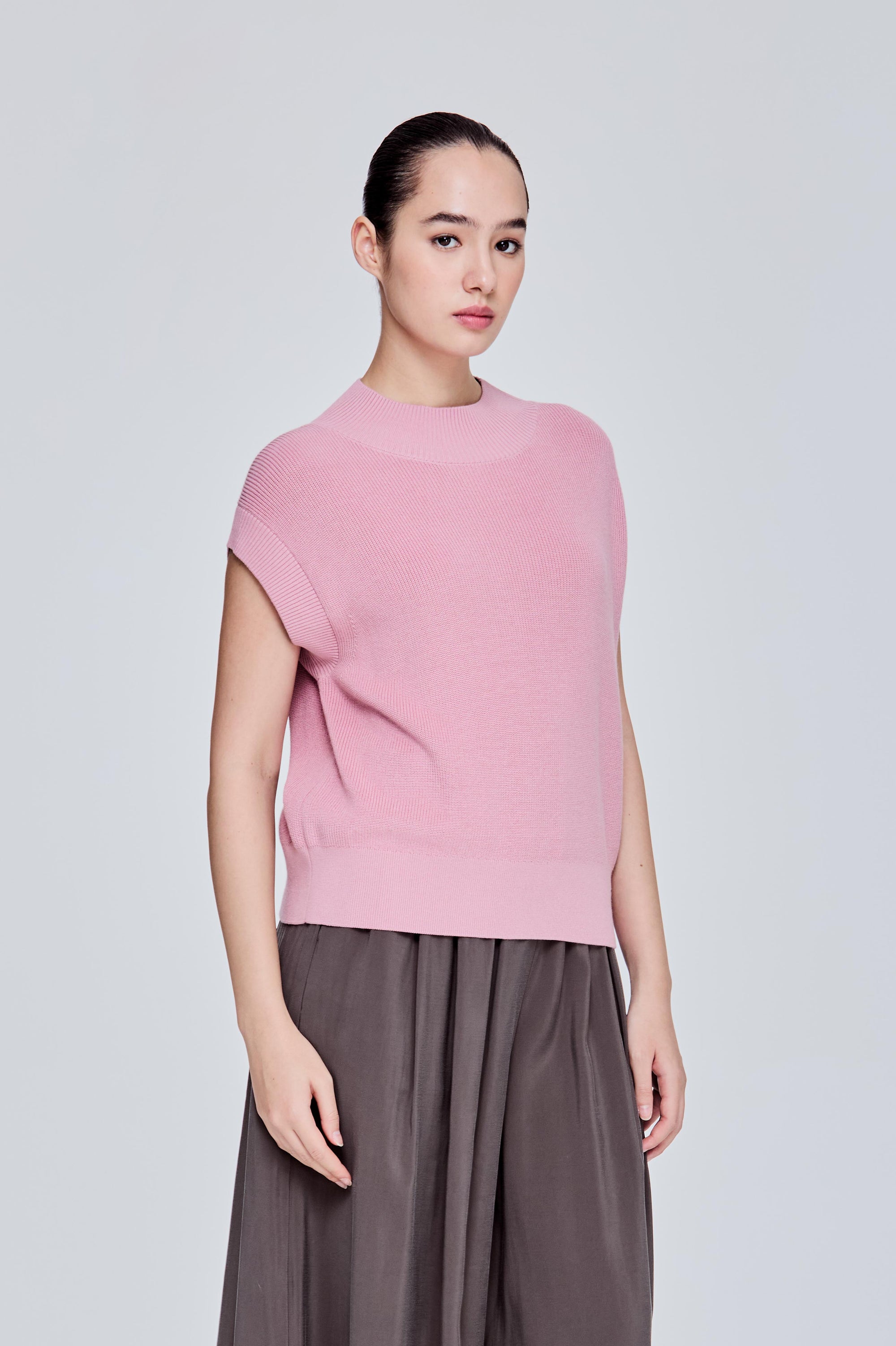 color:PINK