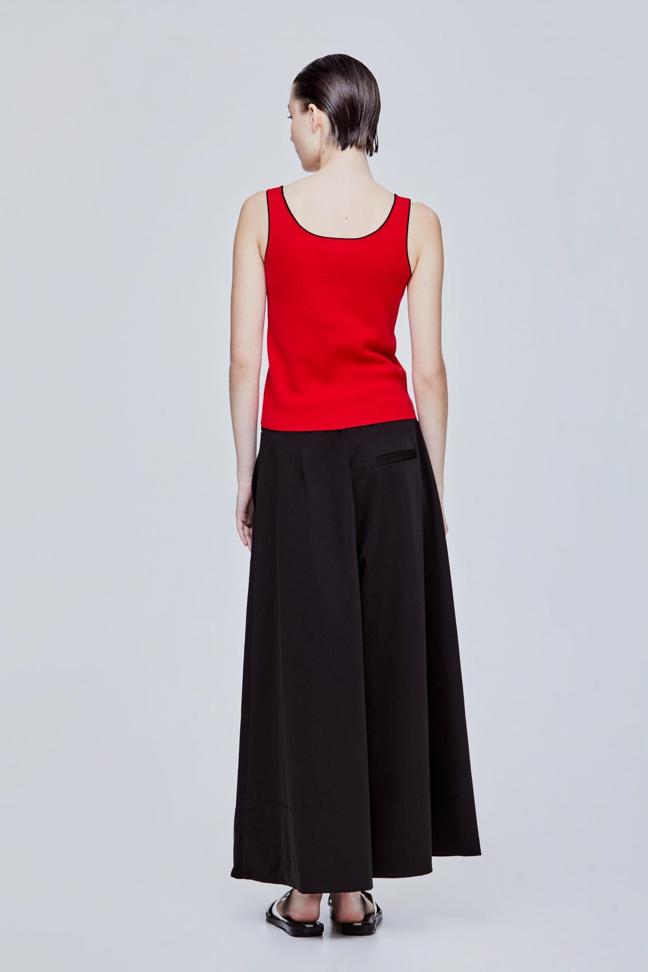 color:SCARLET