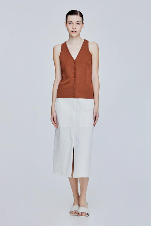 color:BROWN