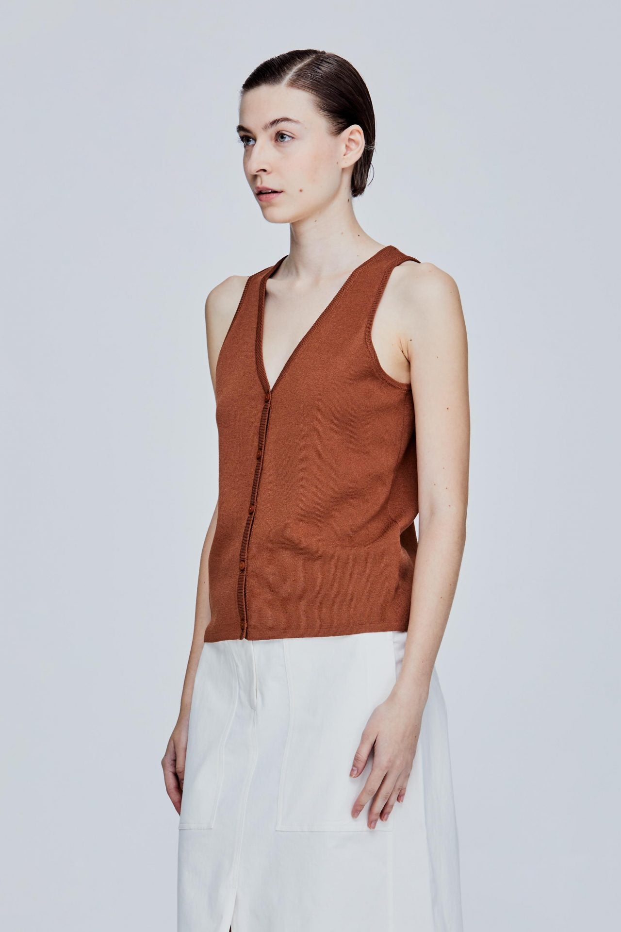 color:BROWN