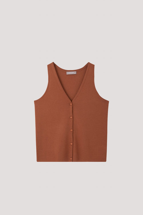 color:BROWN