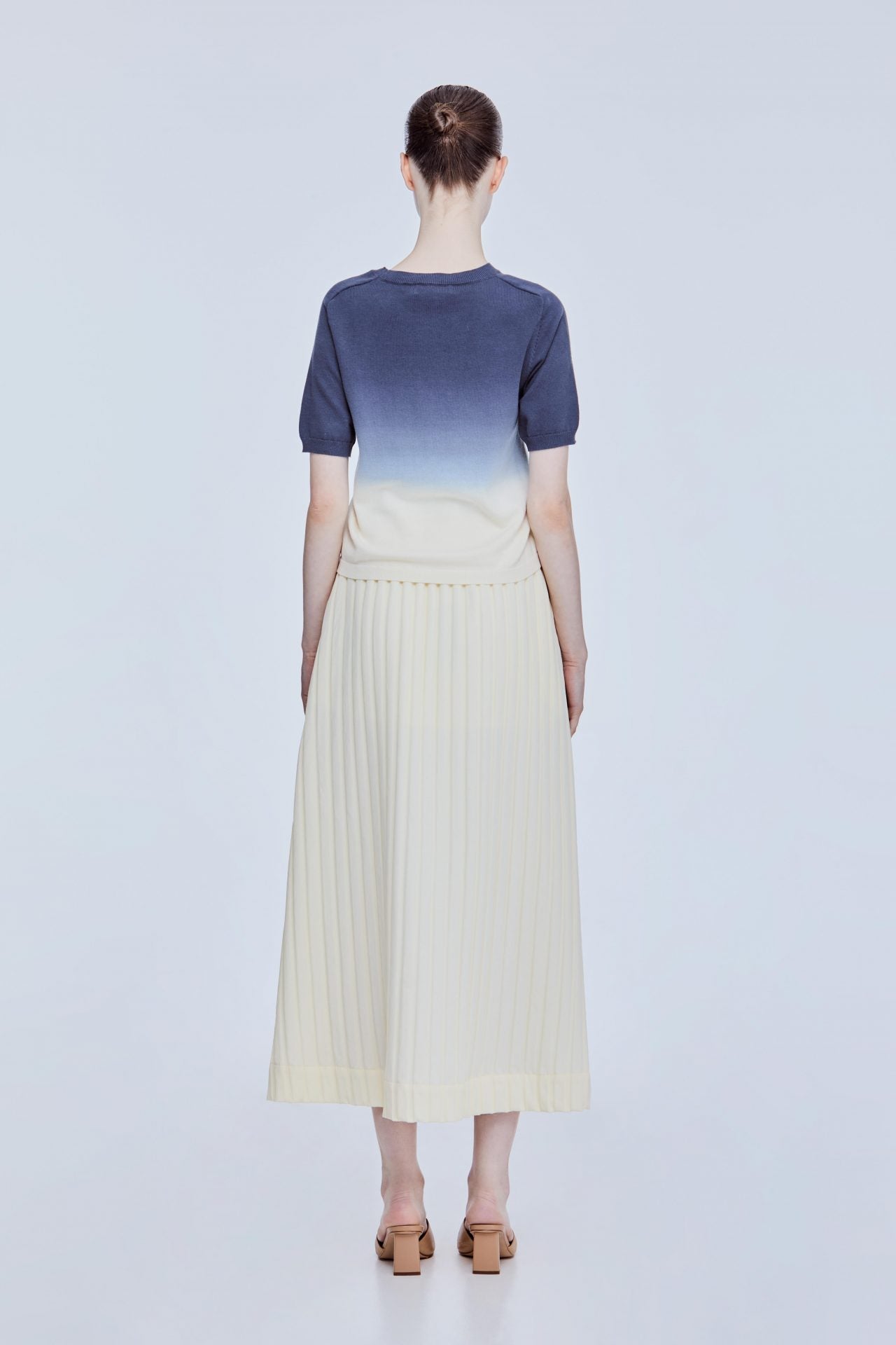 color:NAVY