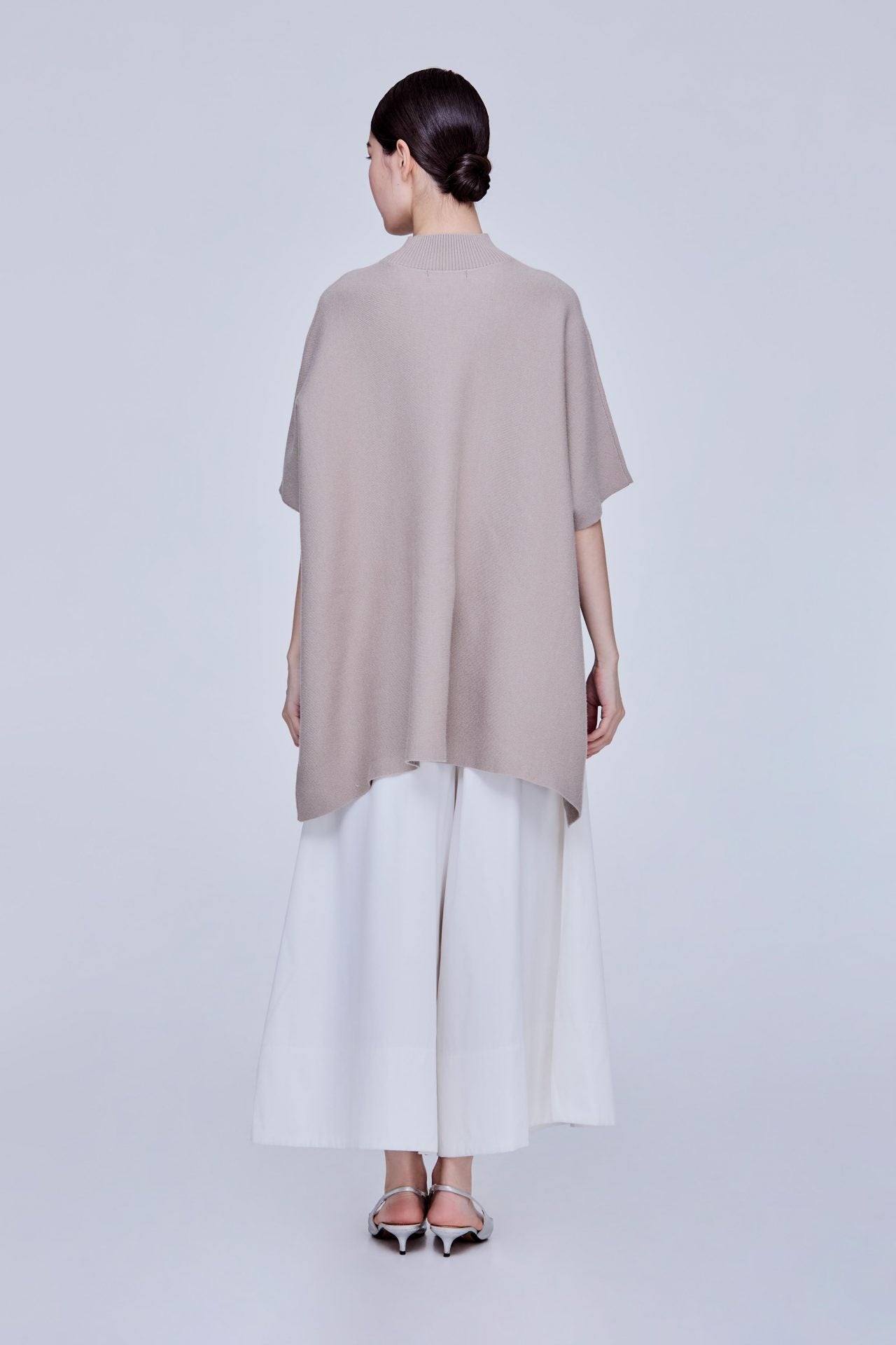 color:KHAKI