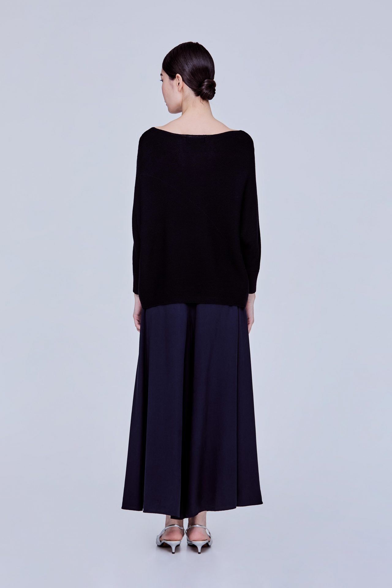 color:NAVY