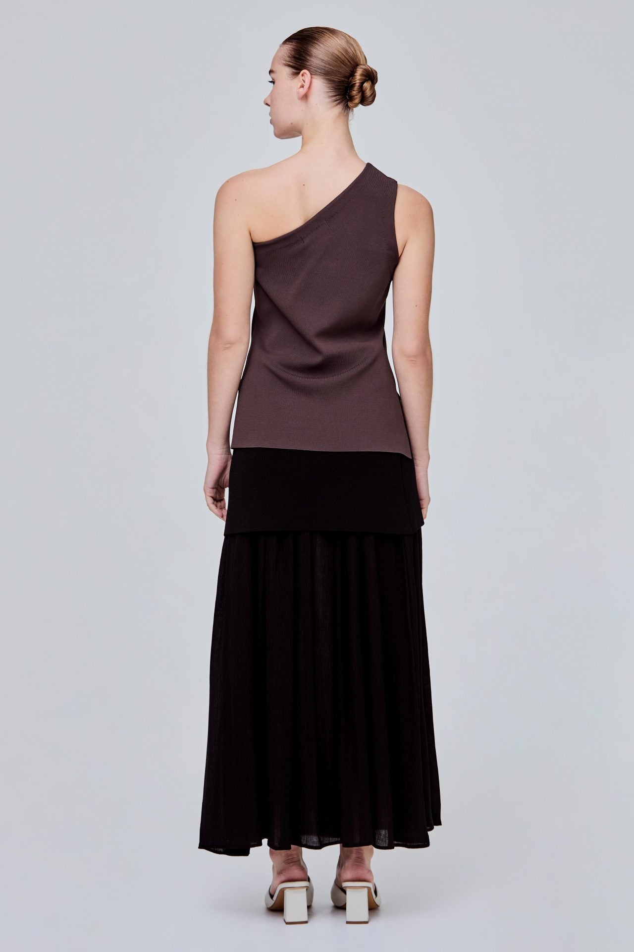 color:DARK BROWN