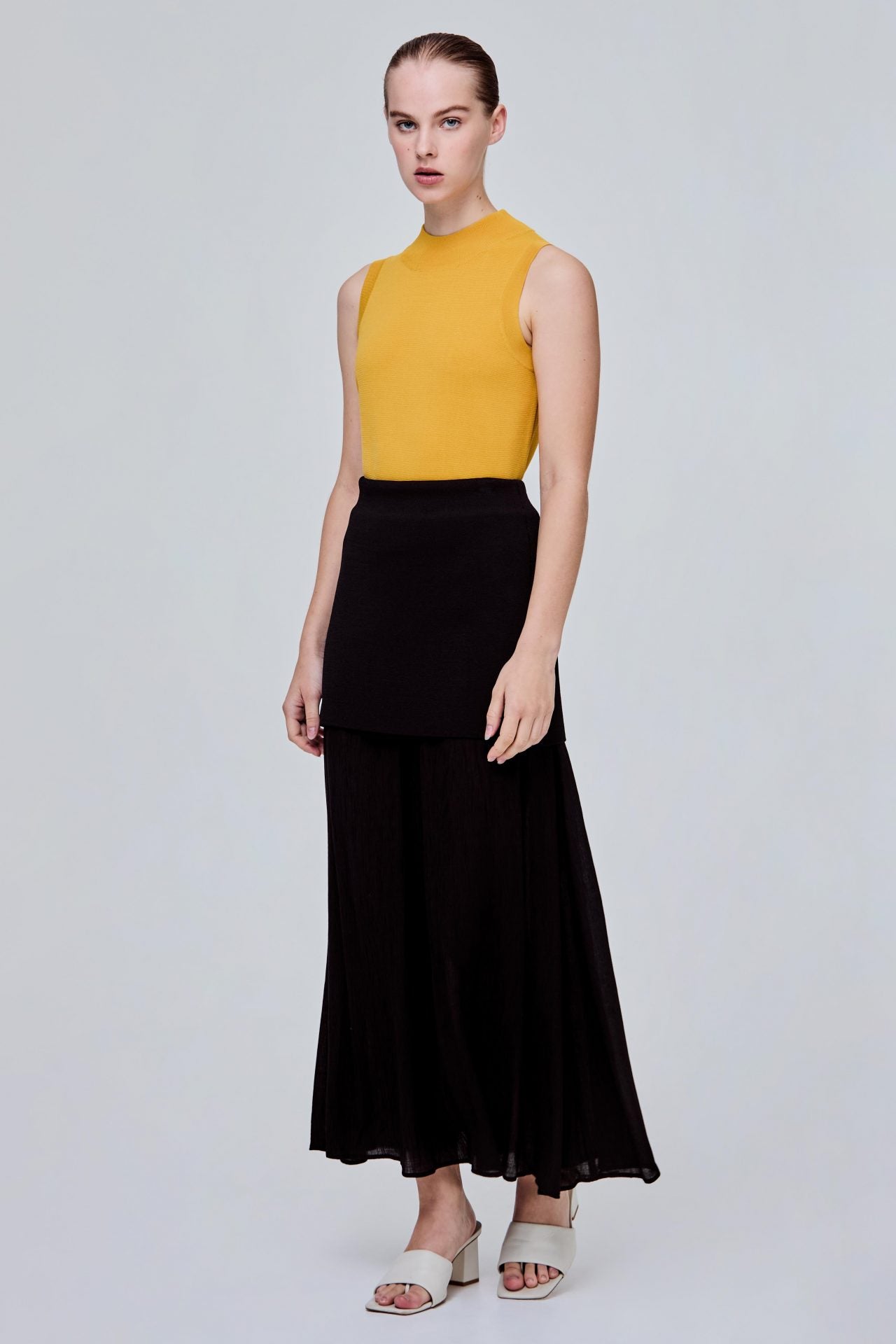 color:NOIR