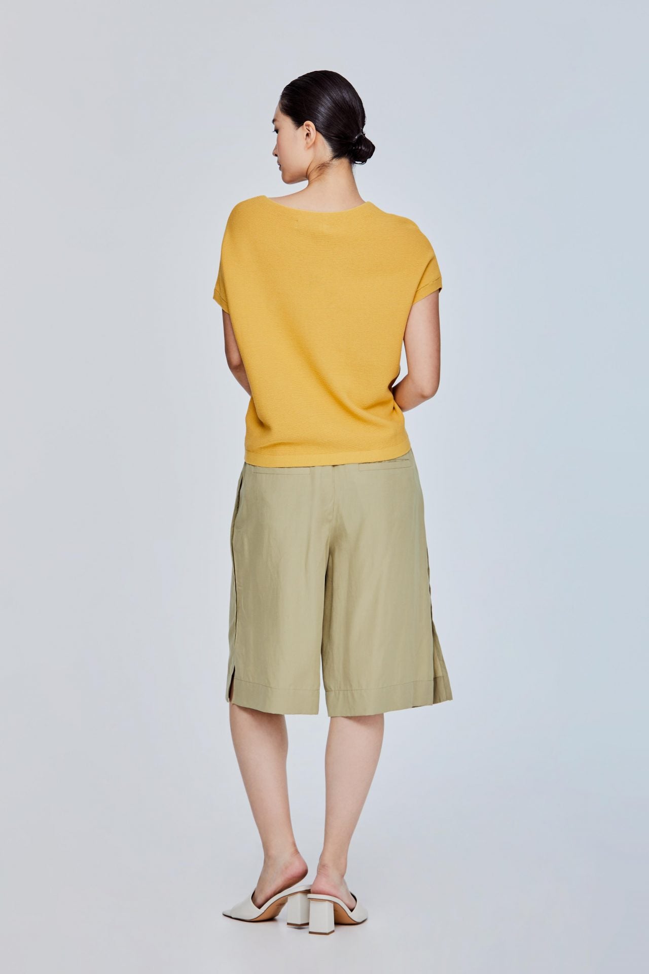 color:MUSTARD