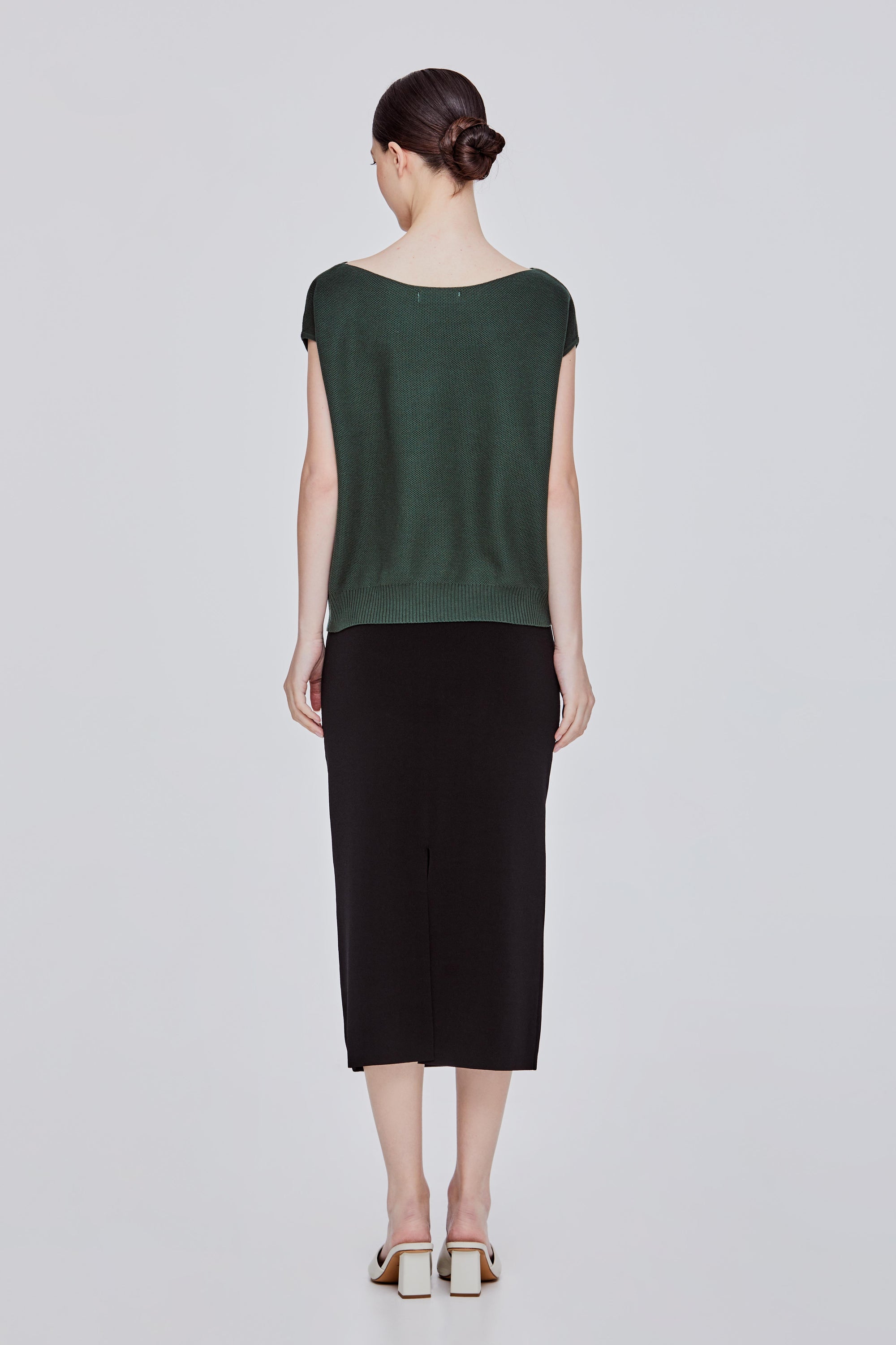 color:DARK GREEN
