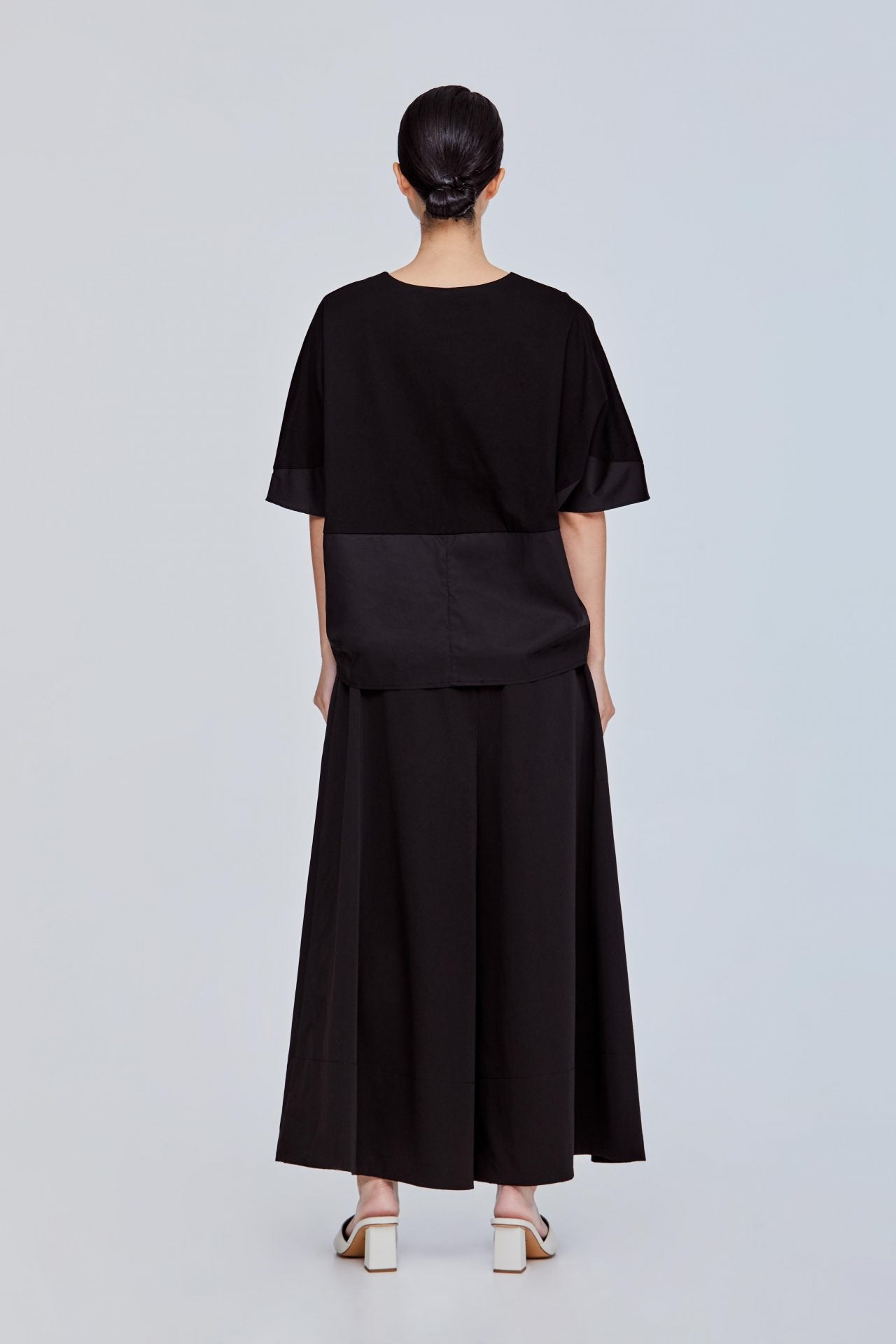 color:NOIR