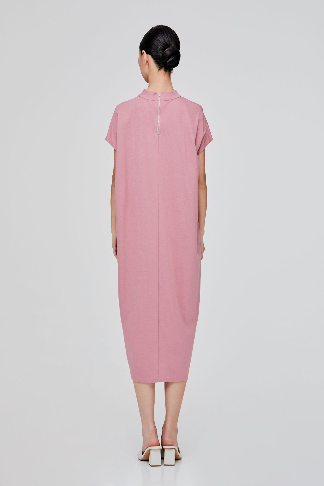 color:PINK