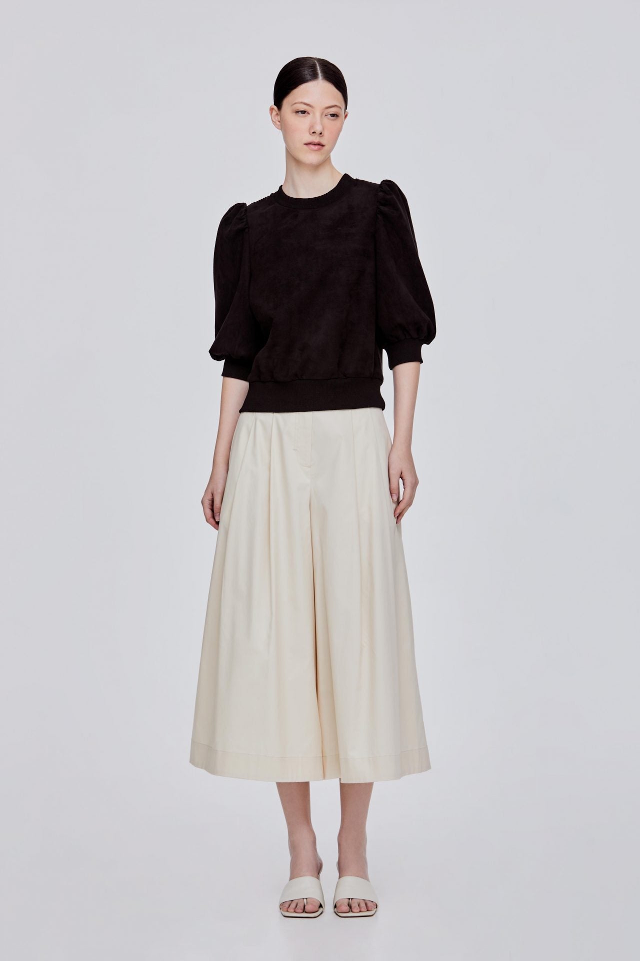 color:NOIR
