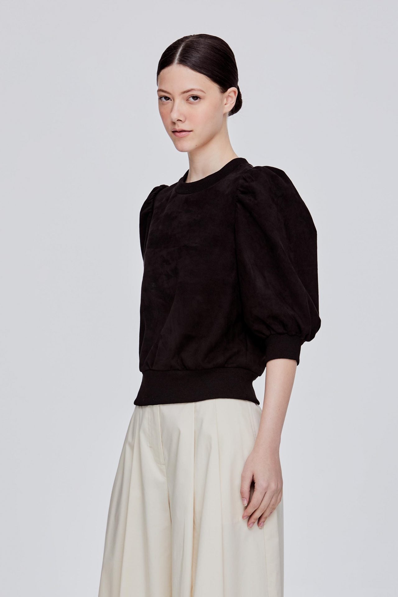 color:NOIR